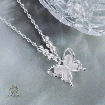 DÂY CHUYỀN BẠC NỮ LUMIÈRE MẶT BƯỚM ĐÍNH CHI TIẾT TINH TẾ, THIẾT KẾ TRẺ TRUNG THANH THOÁT, DỄ DÀNG PHỐI MỌI OUTFIF, KÈM HỘP QUÀ SANG XỊN
